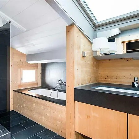 Chalet Isabel Penthouse بيت للعطل *